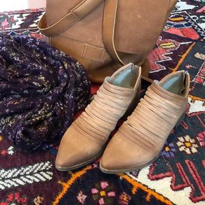 👢FREE PEOPLE ankle boots, Size 38